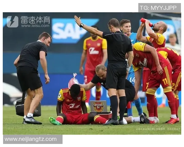 图兵工厂与迪纳摩的激烈对决揭示了足球战术的深层次博弈与球队实力的较量 图兵工厂与迪纳摩的激烈对决揭示了足球战术的深层次博弈与球队实力的较量