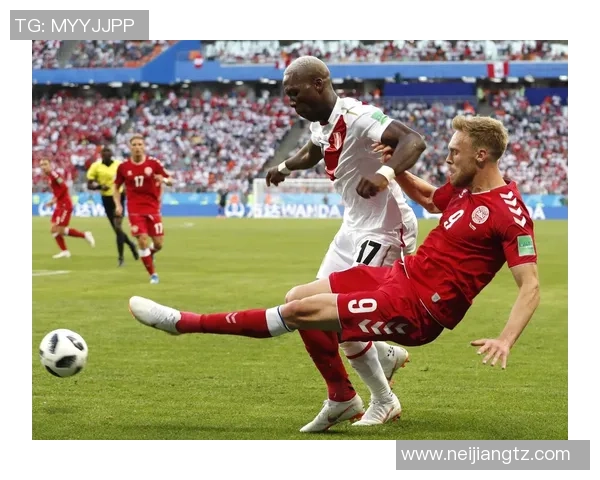 秘鲁与丹麦精彩对决回顾赛场瞬间与精彩进球集锦