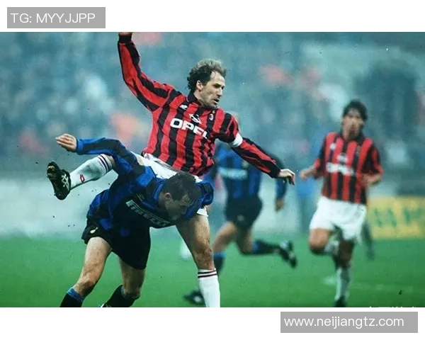 马尔基尼奥斯:从年轻天才到世界级后卫的辉煌历程与成就解析 马尔基尼奥斯:从年轻天才到世界级后卫的辉煌历程与成就解析