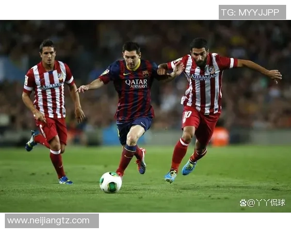 2013年巴萨与拜仁激战回顾:足球历史上的经典对决与战术较量