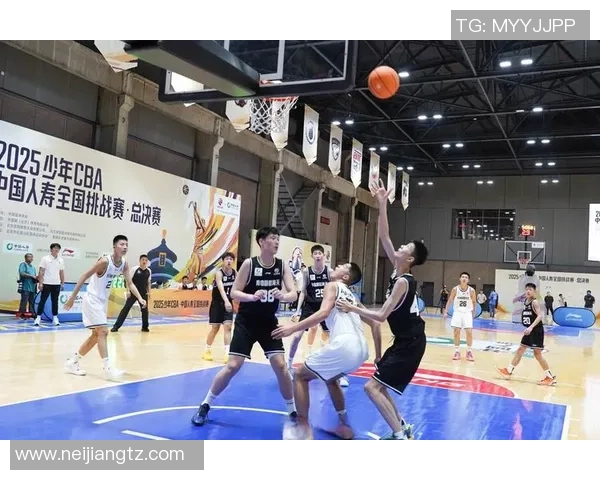 凯尔库兹马的篮球之路：从新秀到明星的成长故事与挑战