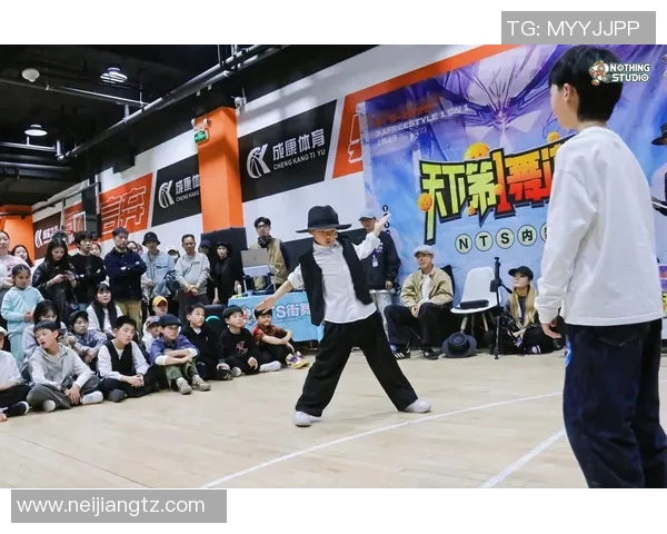 杭州街舞队与南京街舞队赛后复盘分析力量对决的精彩瞬间与战术策略MBA 杭州街舞队与南京街舞队赛后复盘分析力量对决的精彩瞬间与战术策略MBA